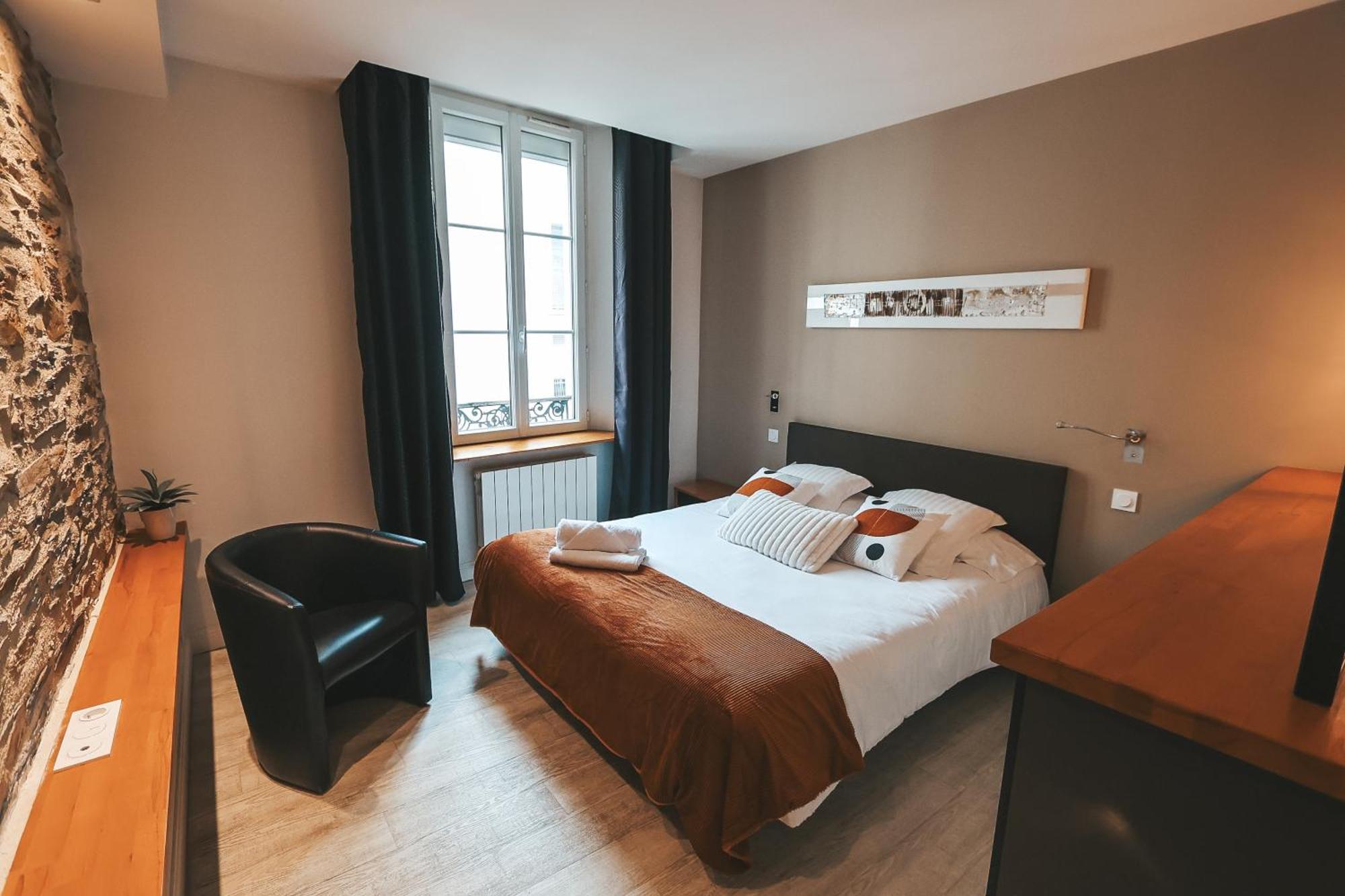 Suit'Home Commerce Angers Exterior foto