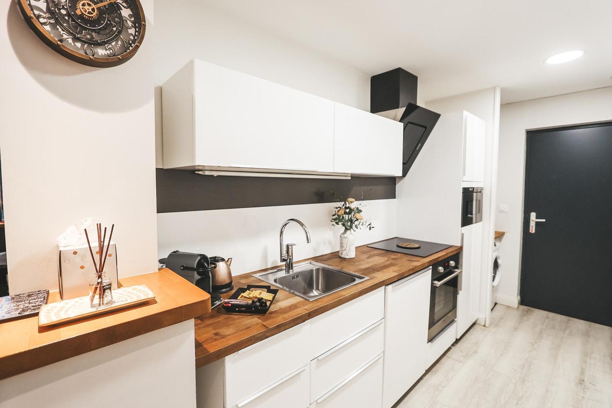 Suit'Home Commerce Angers Exterior foto