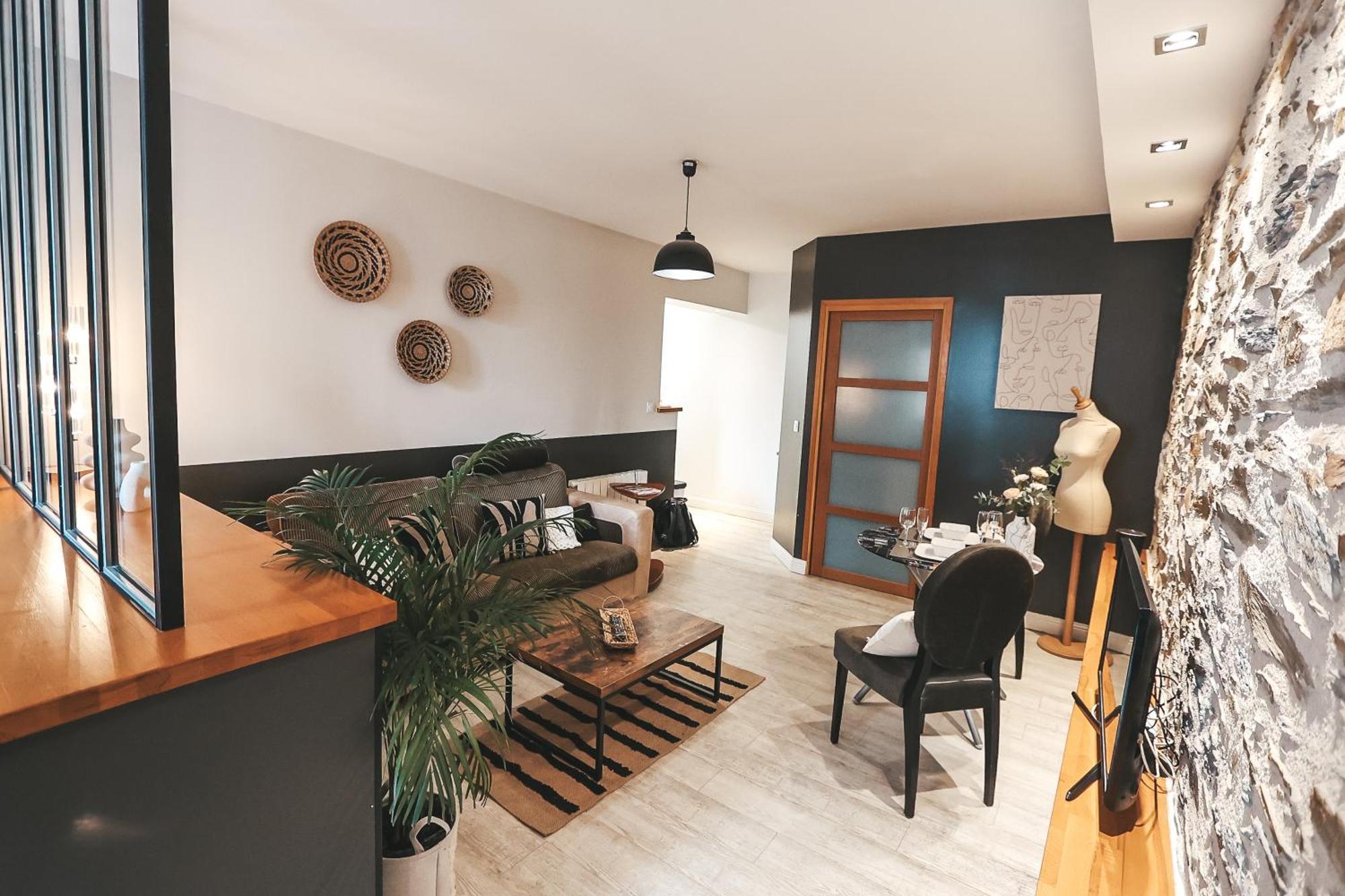 Suit'Home Commerce Angers Exterior foto