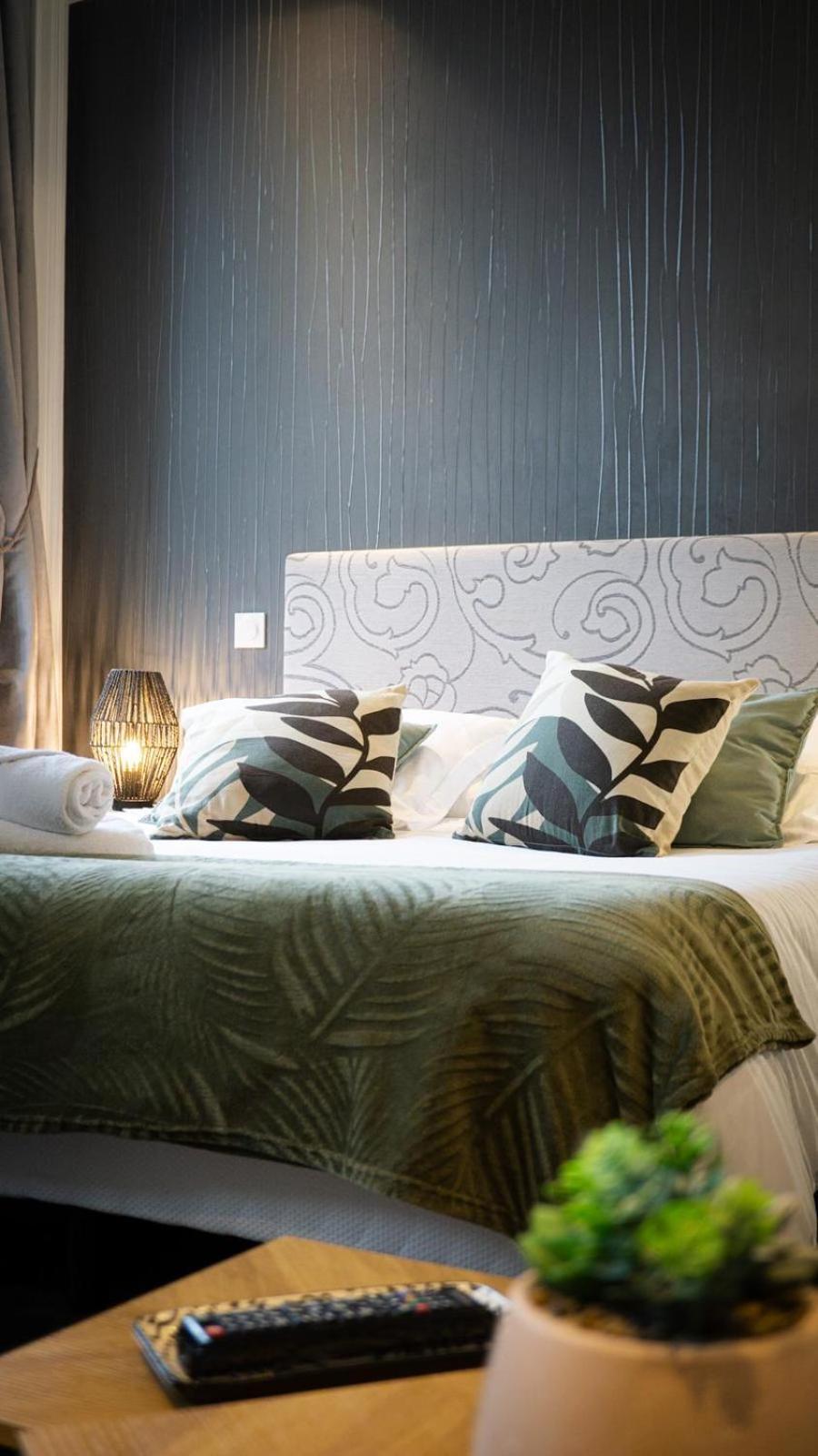 Suit'Home Commerce Angers Exterior foto